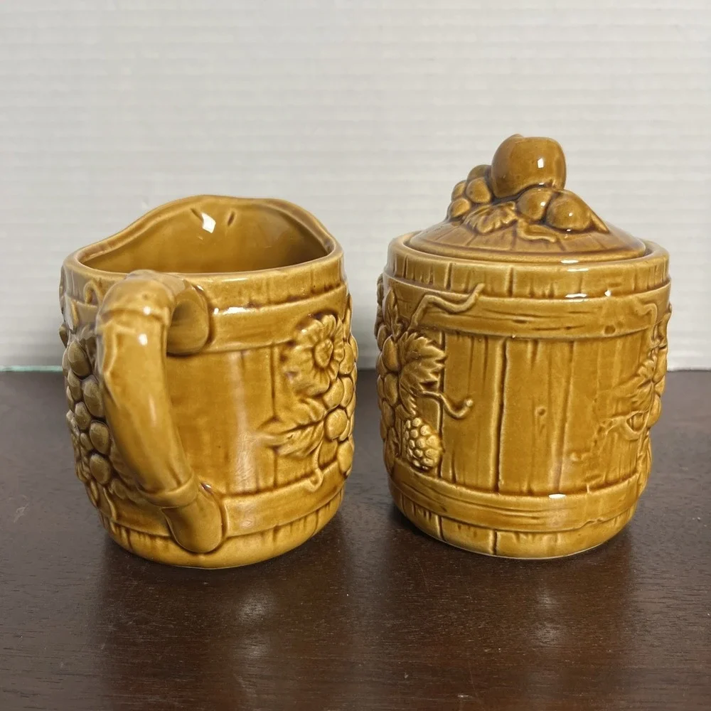 Vtg‎ Japan Ceramic Cream & Sugar Set Brown Barrell Harvest MCM Cottage Farmhouse